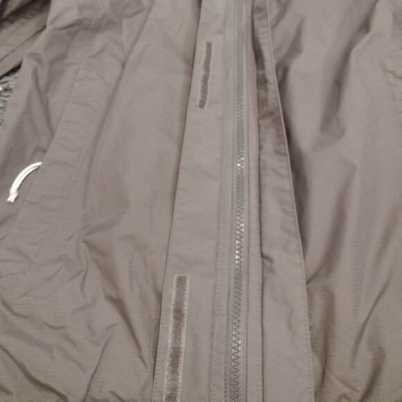 The North Face Women's HyVent 2.5L Waterproof Nylon Jacket - Picture 6 of 12